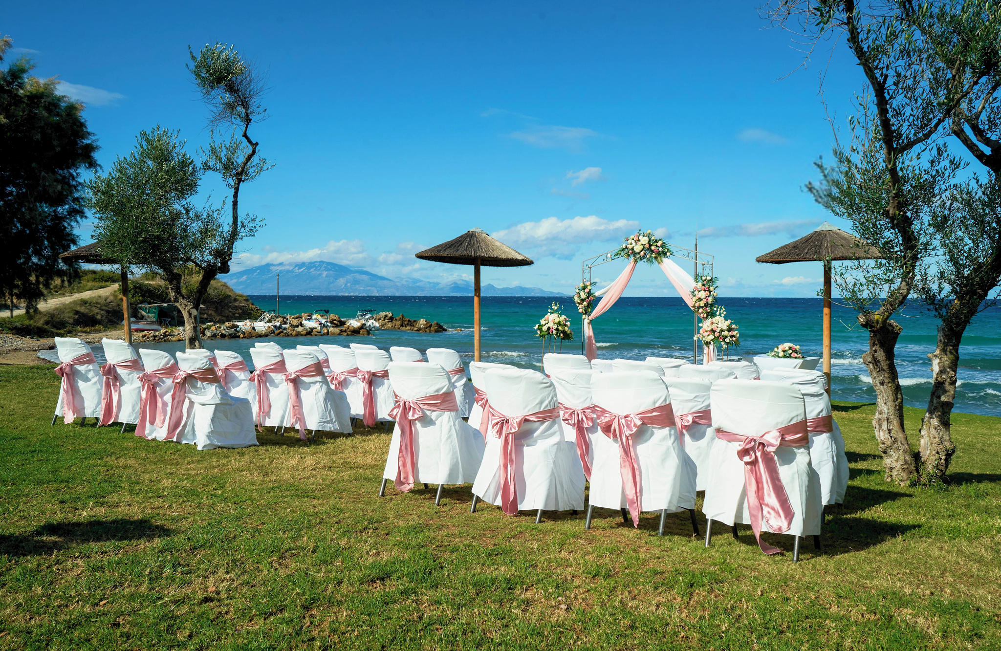 //www.jet2holidays.com/-/media/assets/wedding custom overviews/jet2 weddings images 101025/zth_85977_atlantica_eleon_grand_resort_1025_jet2weddings_04_689x448.jpg